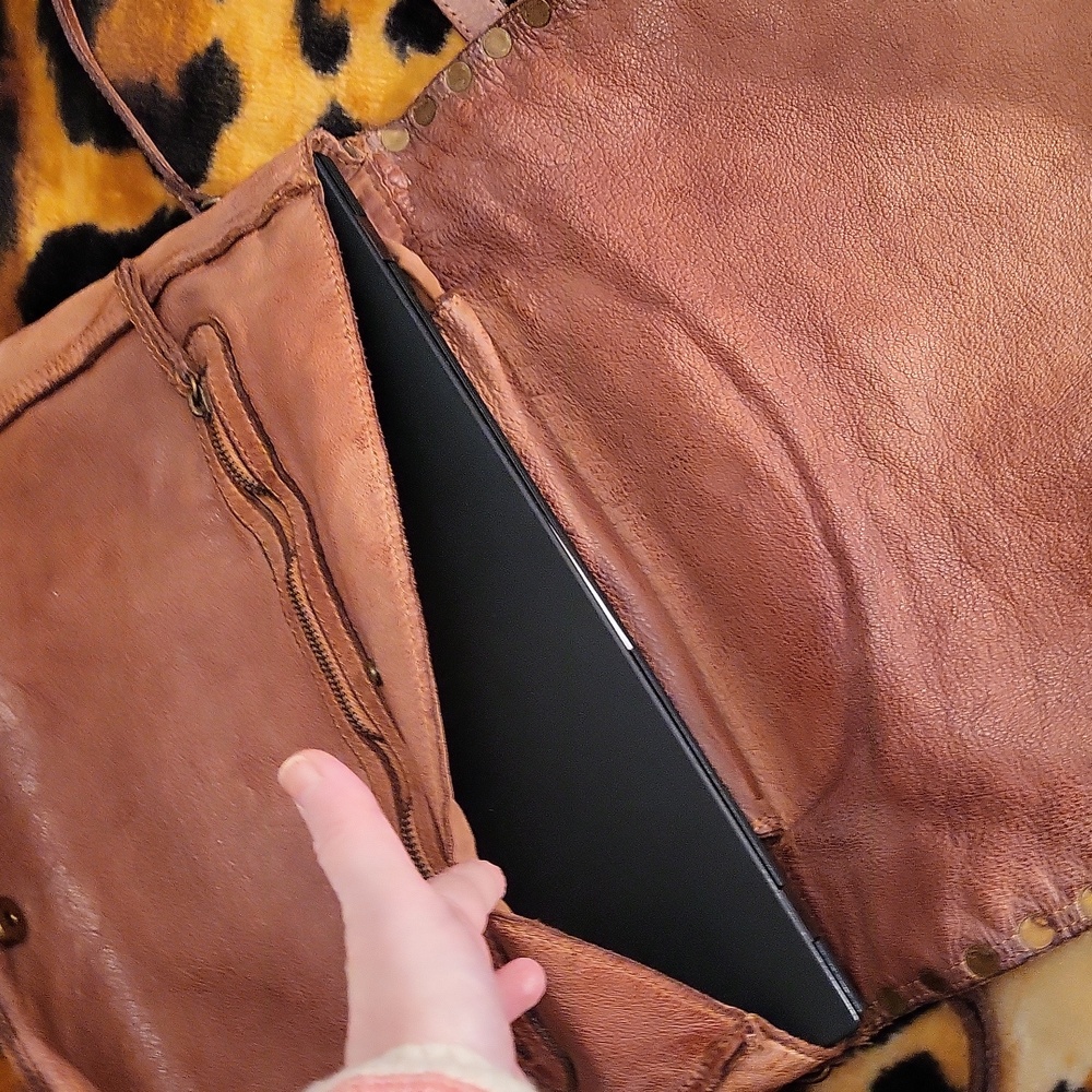 Genuine leather bag from distressed leather,Italy - Picture 16 of 16
